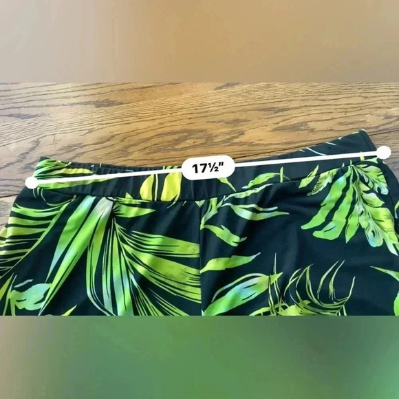 Susan Graver Summer Tropical Capris Size LP - Picture 6 of 9